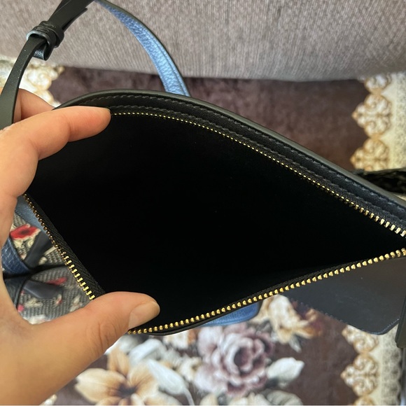 TORY BURCH Retro Batik Blake Floral Printed Tote Bag With An Attached Wristlet - Picture 9 of 15